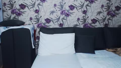 slutihmami online show from December 23, 5:49 am