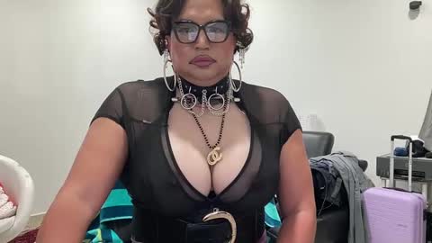 sluttygina1 online show from December 30, 5:55 pm