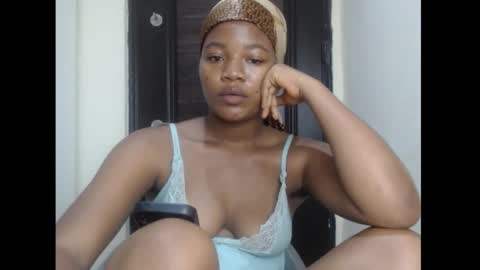 Snapshot of sluttyxxdrip chatting on October 22, 9:01 am sluttyxxdrip online show from October 22, 9:01 am