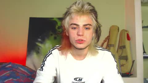 Gus online show from September 9, 11:21 am