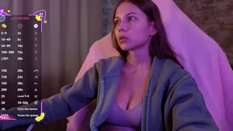 Emma online show from December 14, 11:49 am