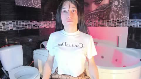 Small Hot19 online show from September 24, 9:27 am