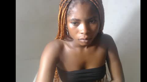 smallsluty online show from May 22, 4:30 am