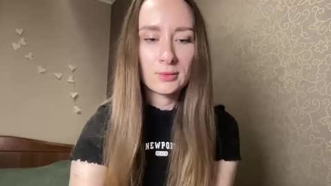 smilequeen_ online show from October 16, 6:40 pm