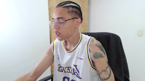 Smith Gael online show from April 4, 1:23 am