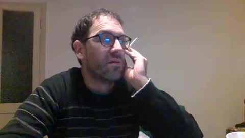 Snapshot of smokered100s chatting on October 26, 7:24 pm luca online show from October 26, 7:24 pm
