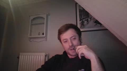 snoecks online show from April 24, 10:34 pm