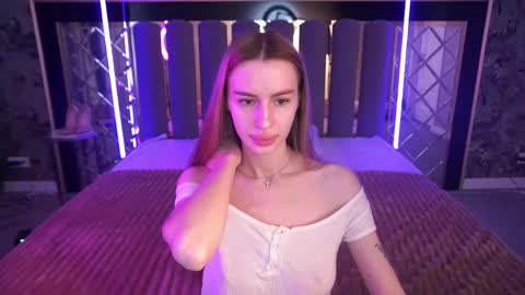 snow_whiteeex online show from May 15, 6:00 am