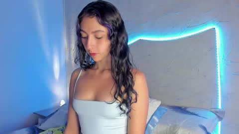 snowbabyxox online show from September 18, 1:09 am