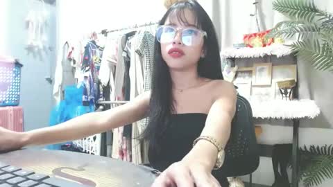 snowballkyut online show from March 15, 4:32 pm