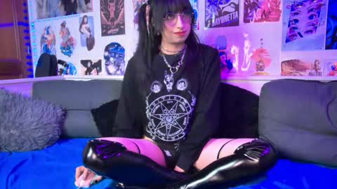 Snow and Bubble online show from September 8, 7:46 pm