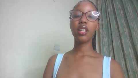 snowfox254 online show from October 19, 3:27 pm