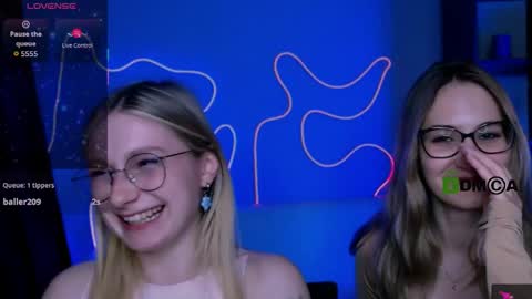 so_hot_rosalie online show from May 28, 1:58 am