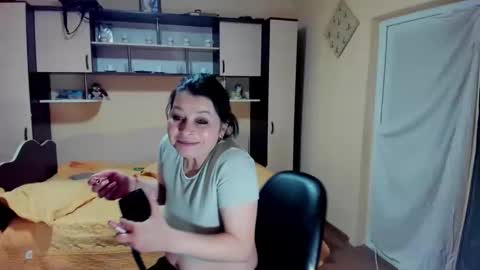 Soffy online show from April 15, 5:33 am