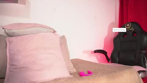 Snapshot of sofi_decker chatting on September 16, 3:08 am Sofia online show from September 16, 3:08 am