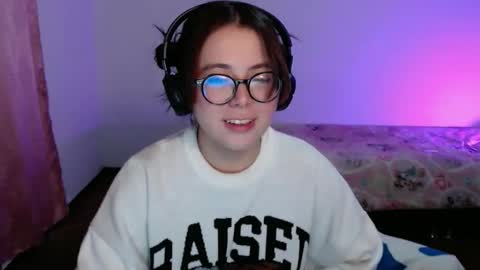 Sofi Lynch online show from January 17, 4:55 am