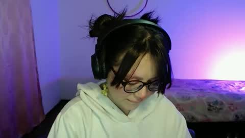 Sofi Lynch online show from January 13, 5:04 am