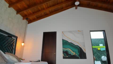 Sofi online show from November 21, 11:30 am