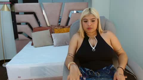 sofia_smith6 online show from April 8, 1:25 pm