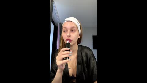 Hi My name is Sofia Welcome to my room Please thumbs up - its important online show from January 7, 7:13 am