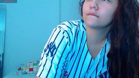 sofiamooon_ online show from December 22, 12:23 pm