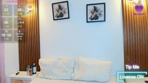   online show from April 12, 11:09 pm