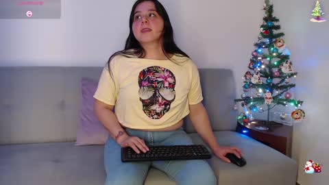 Snapshot of sofiavera_ chatting on December 16, 1:21 am Sofia Vera online show from December 16, 1:21 am