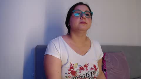 Snapshot of sofiavera_ chatting on December 2, 12:23 am Sofia Vera online show from December 2, 12:23 am