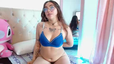 sofiimoon online show from October 23, 11:55 am
