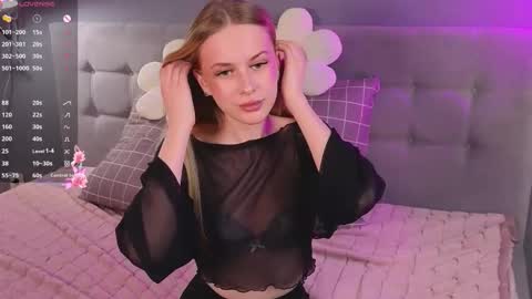 Snapshot of soft_babe chatting on October 1, 7:46 pm Milisa online show from October 1, 7:46 pm