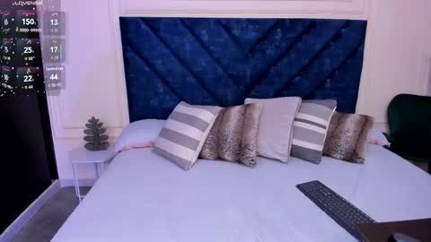 Snapshot of soft_seduction chatting on October 22, 2:15 am Marcela online show from October 22, 2:15 am