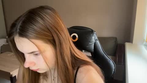 Anna online show from March 27, 1:34 pm