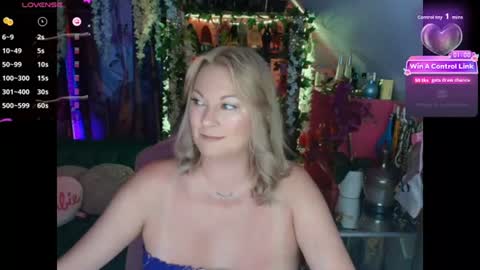 solesticia online show from July 15, 12:49 am