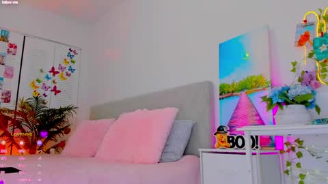  Sofi   online show from October 4, 6:06 pm