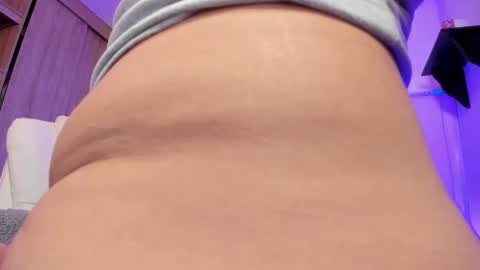 sophia_grants online show from February 25, 6:03 am