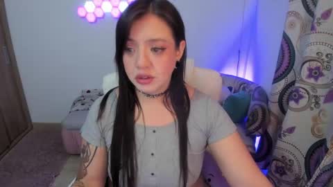 sophia_grants online show from May 6, 5:02 am