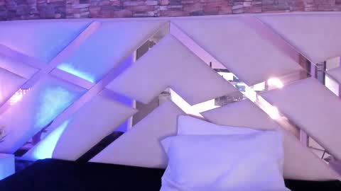 Sophia Paris online show from December 19, 3:02 am