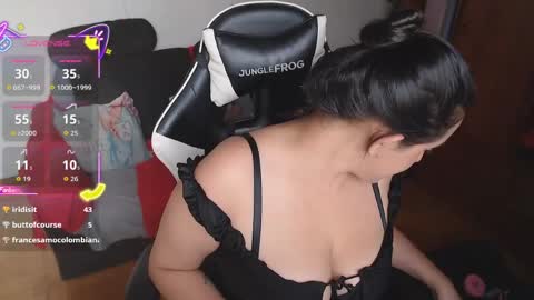 sophiaa_vega_ online show from May 31, 6:09 pm