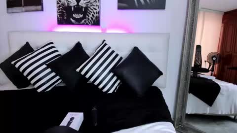   online show from February 10, 8:01 pm