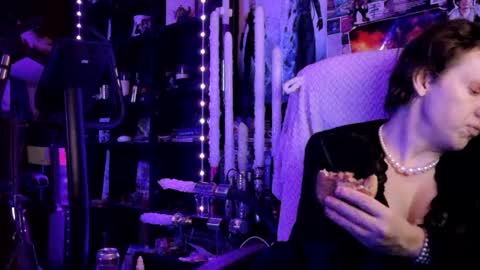 Sophie Satin1980 online show from July 13, 11:41 pm
