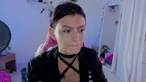 sophie doll online show from December 11, 6:52 pm