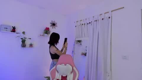 sophie doll online show from December 6, 8:12 pm