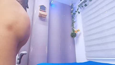 Snapshot of sophie_hils chatting on September 18, 11:58 am sophie online show from September 18, 11:58 am