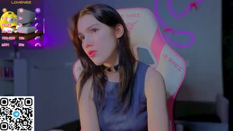 sophie_nomenal_ online show from February 25, 7:50 pm