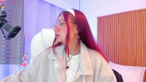 Snapshot of sophiecherry_ chatting on February 18, 5:09 am   Sophie  IG sophiecherry es   online show from February 18, 5:09 am