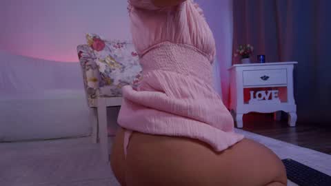 Sophie Rain online show from May 12, 6:06 pm