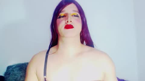 sophiehillsxo online show from February 7, 4:15 am