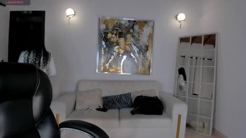 Sophie Houston online show from November 24, 6:12 am