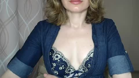 Sophiemisss online show from May 8, 9:26 am