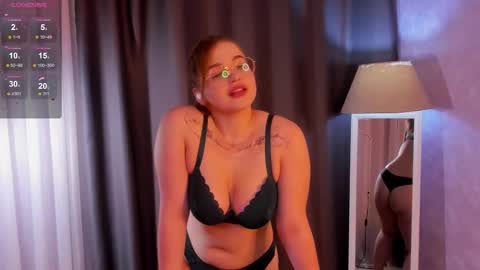 Sophie online show from November 11, 3:36 pm